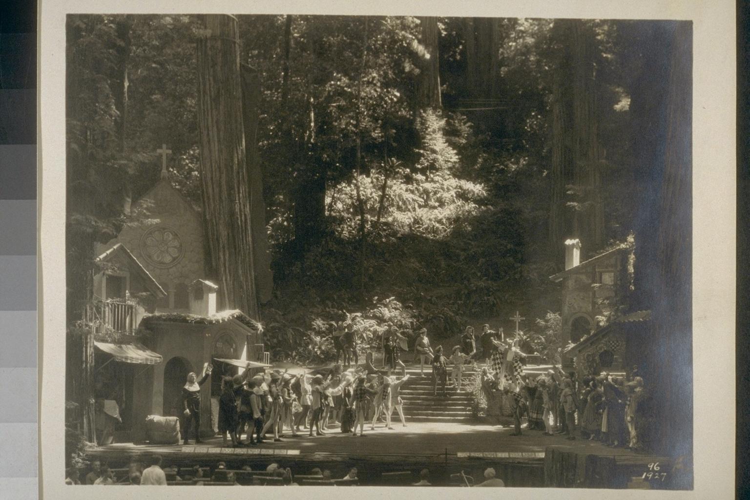 Some of the world's rich and powerful visiting Bohemian Grove in the ...
